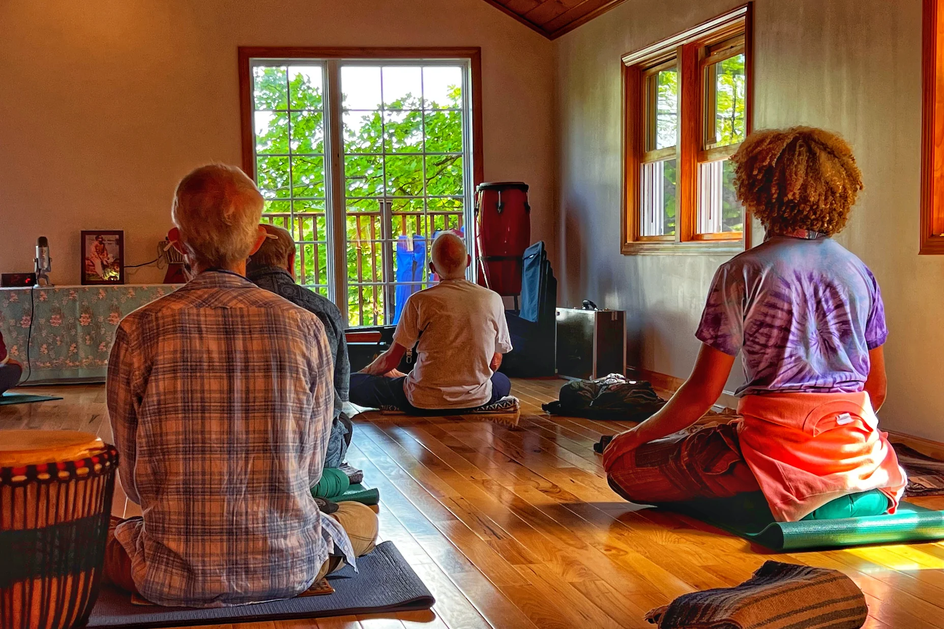 Sages-retreat på Ananda Viplava