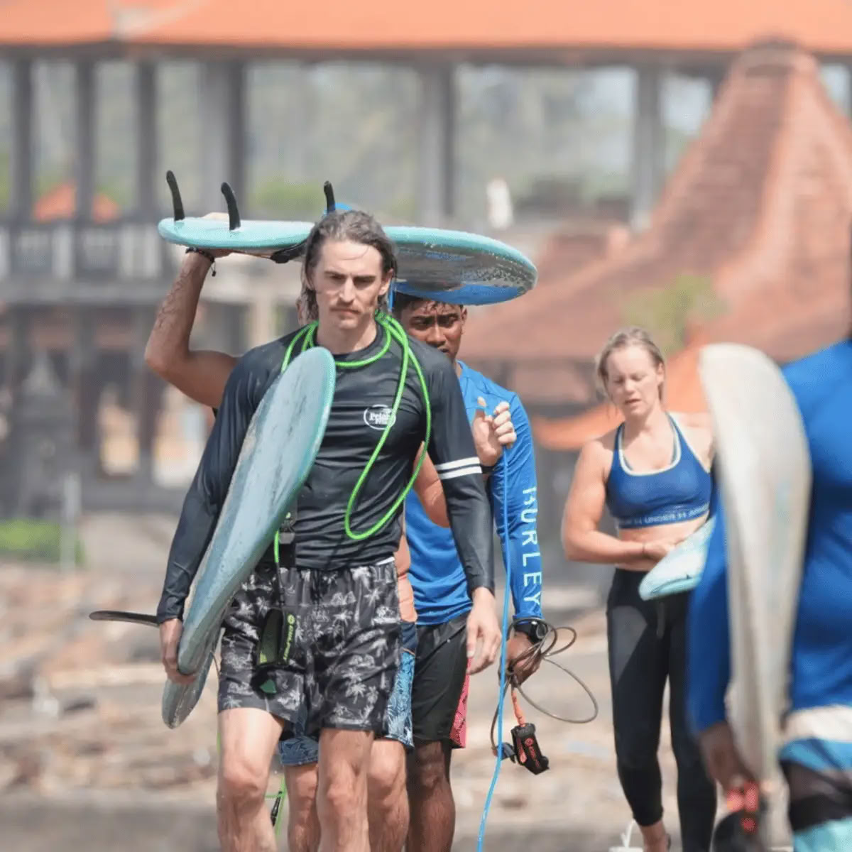 Surf- och yogaretreat på Bali