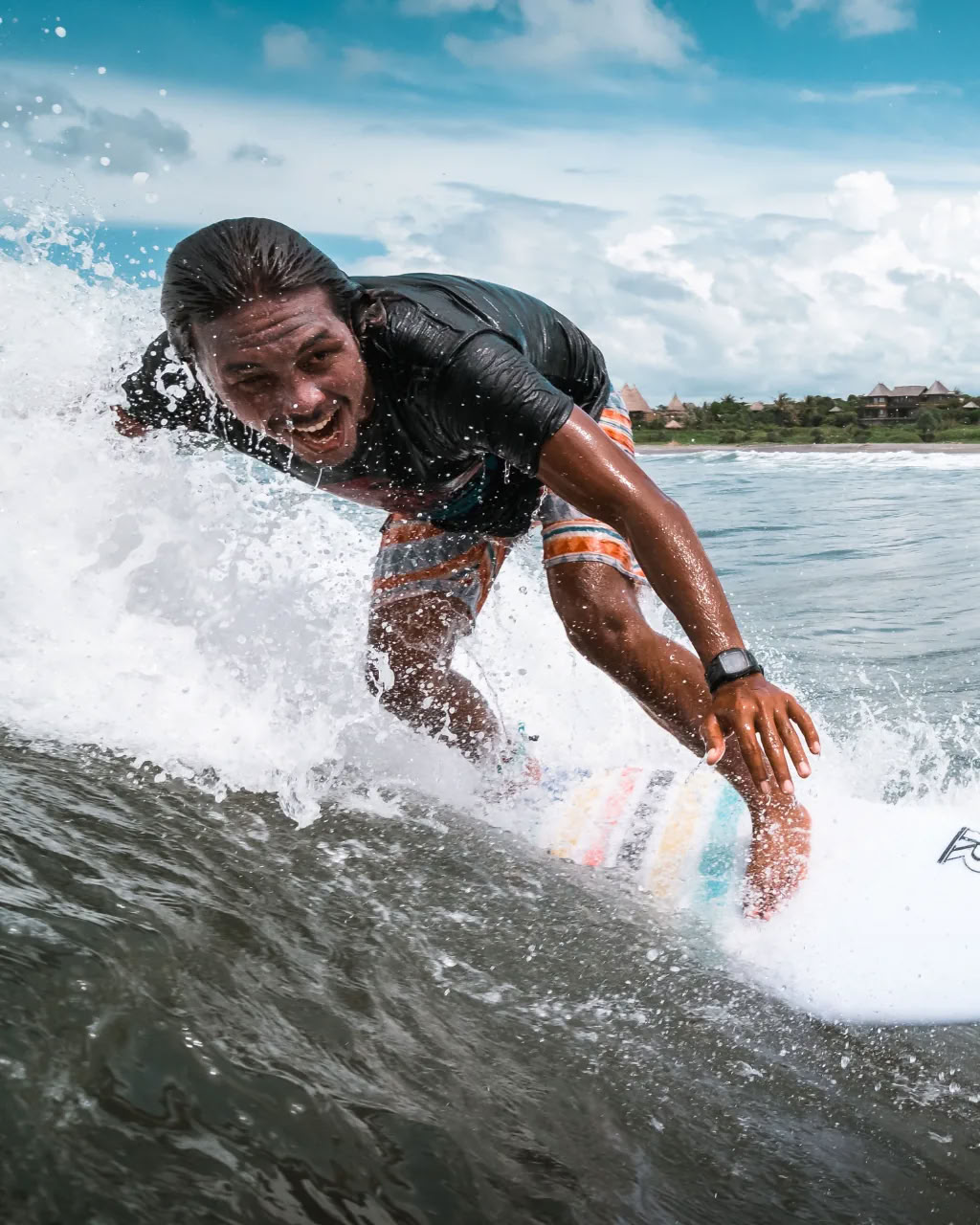 Surf- och yogaretreat på Bali