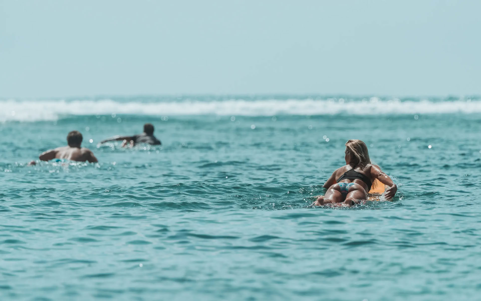 Solo surf- och yogaretreat på Bali