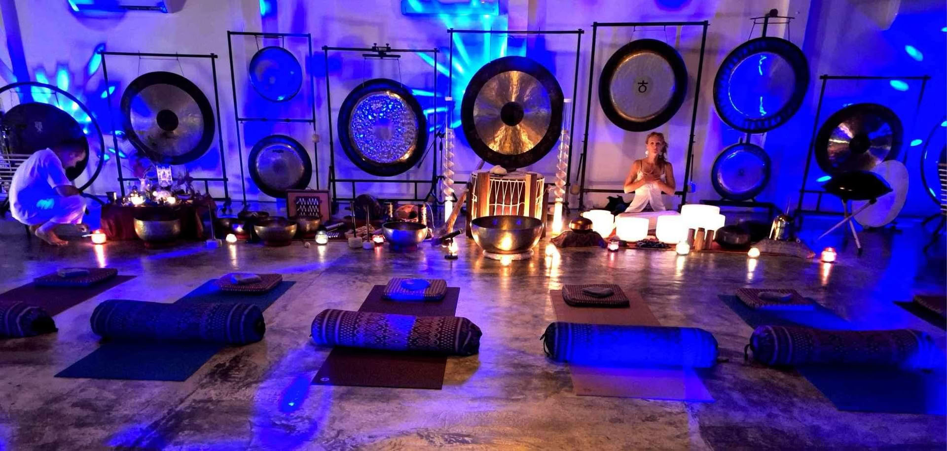 200-timmars holistisk yogalärarutbildning och ljudterapi