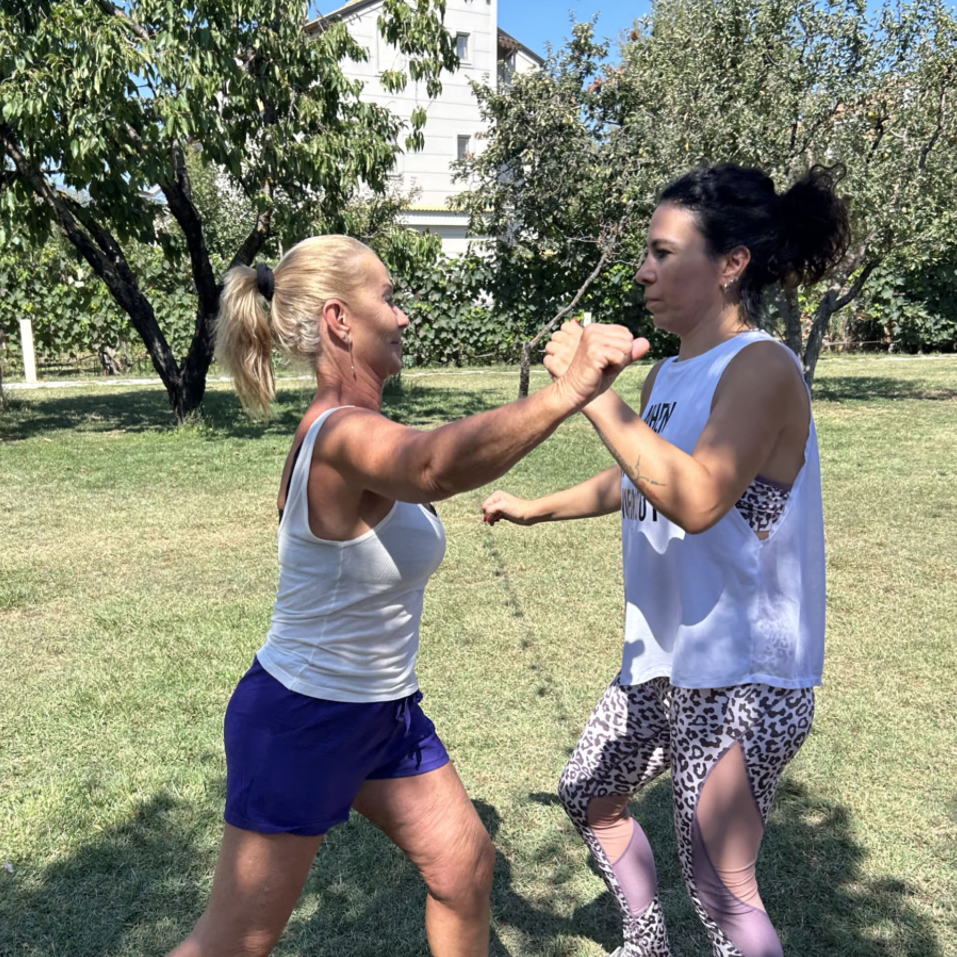 Hitta din styrka: yoga och självförsvar vid Ohridsjön