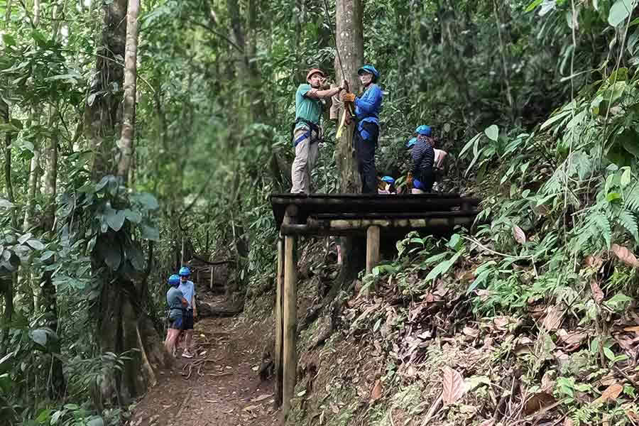 Zipline vid Pacuarefloden