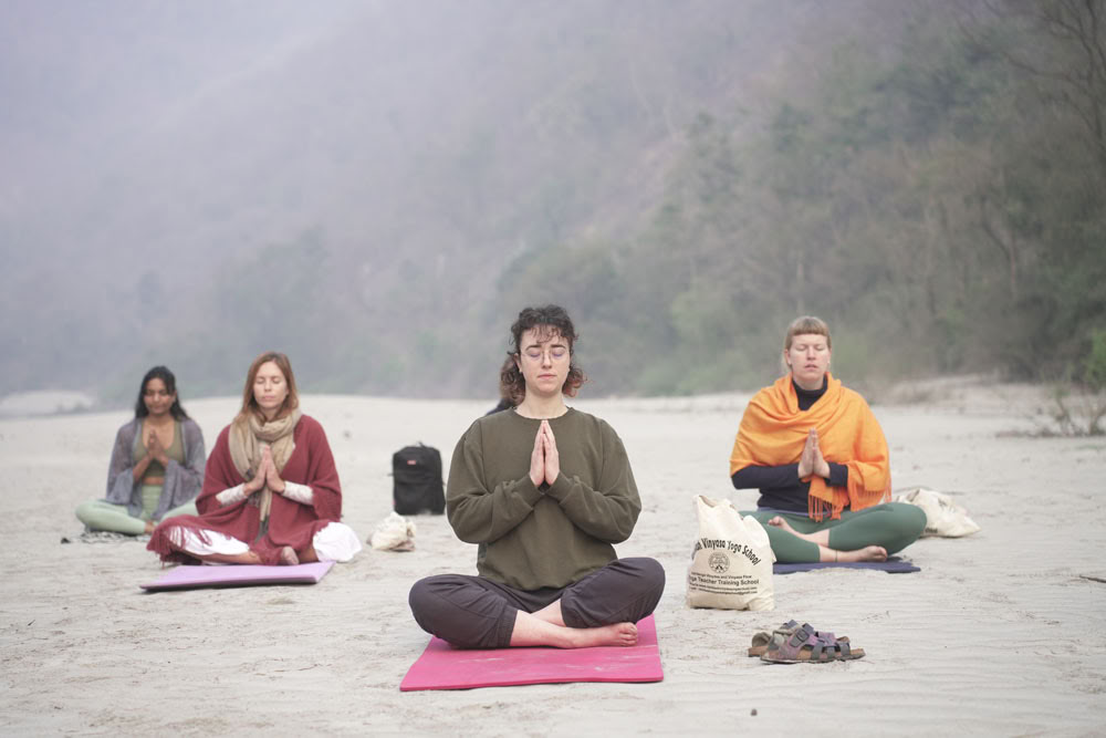 500-timmars yogalärarutbildning i Rishikesh