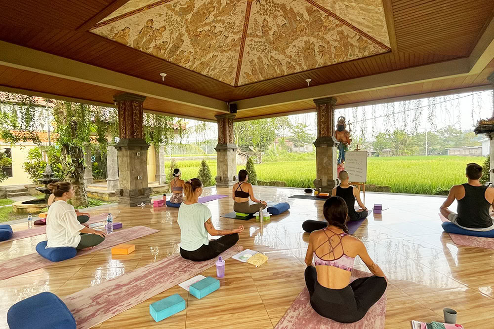 200-timmars Ashtanga Vinyasa-yogalärarutbildning på Bali