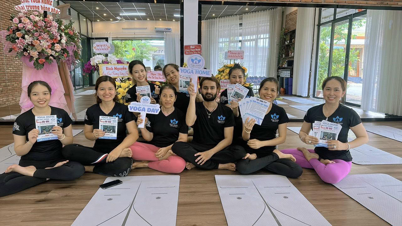 200 timmars yogalärarutbildning på Yoga Home School