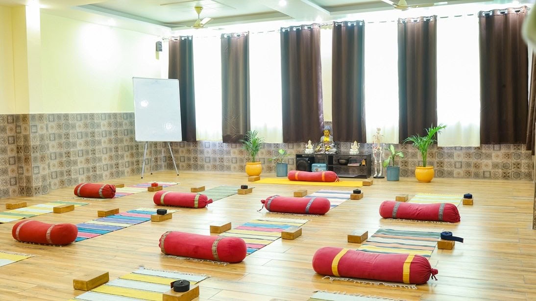 200 timmars yogalärarutbildning i Rishikesh, Indien