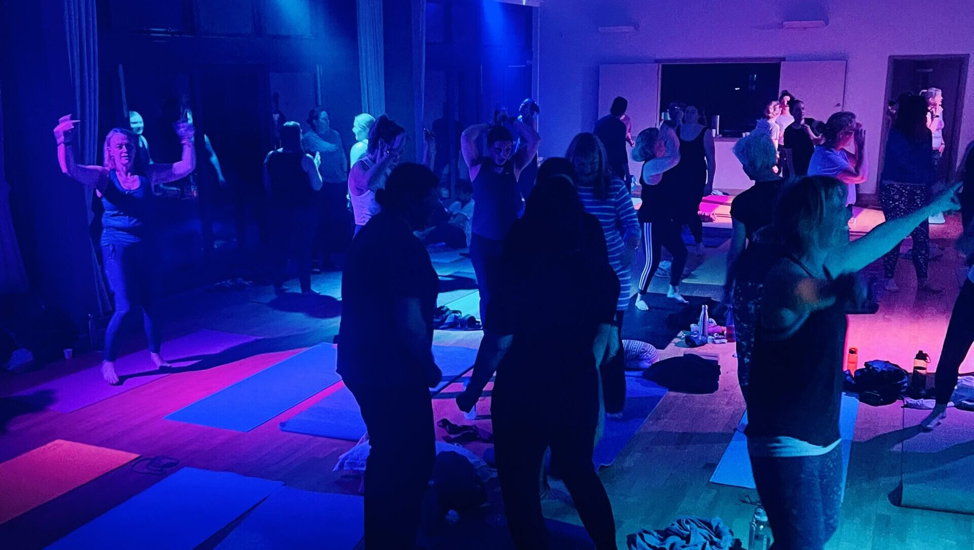 Självläknande yoga- och nykter rave-retreatfestival