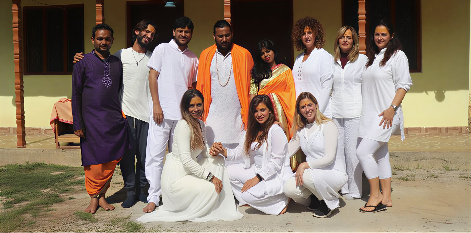 300 timmars meditationslärarutbildning i Rishikesh