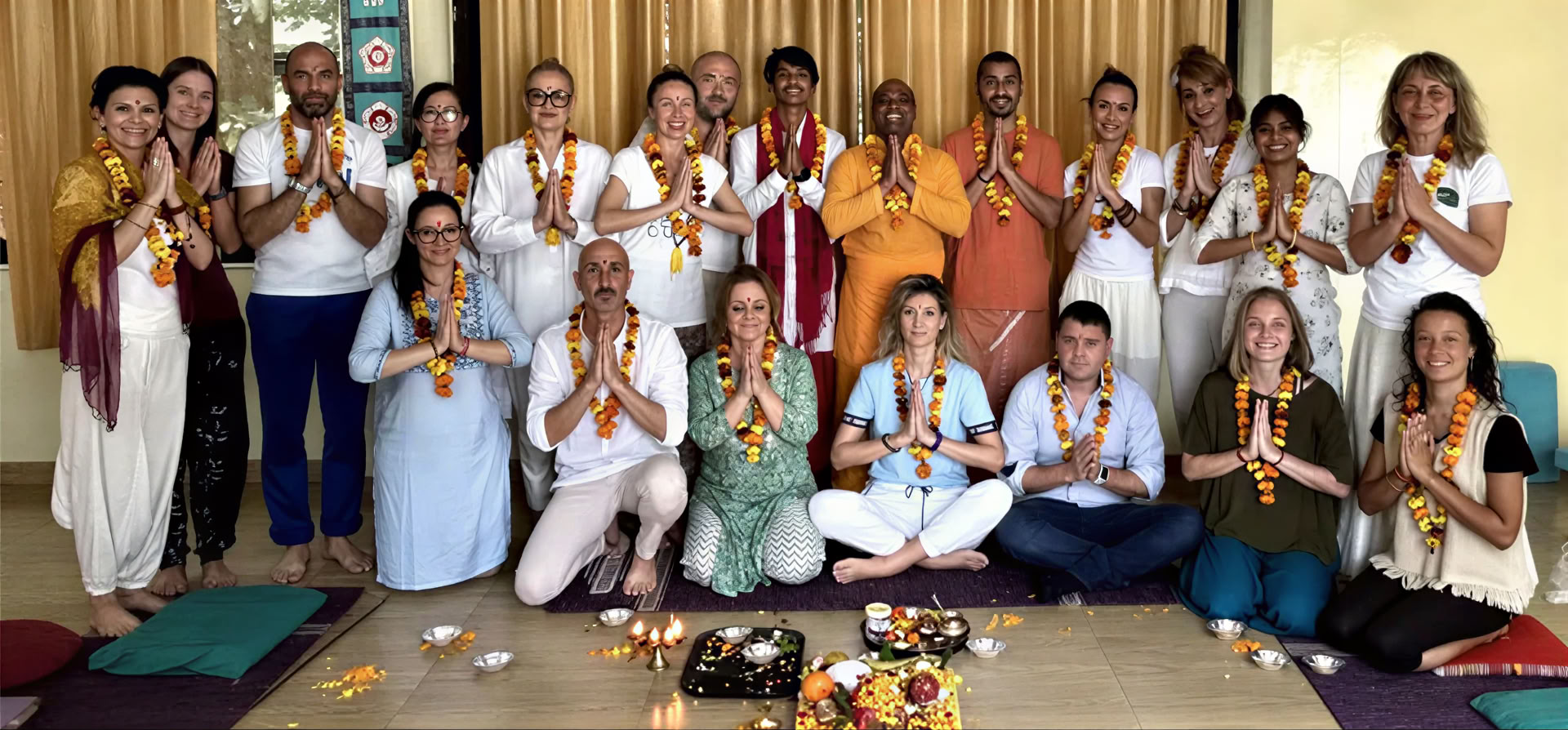 300 timmars meditationslärarutbildning i Rishikesh
