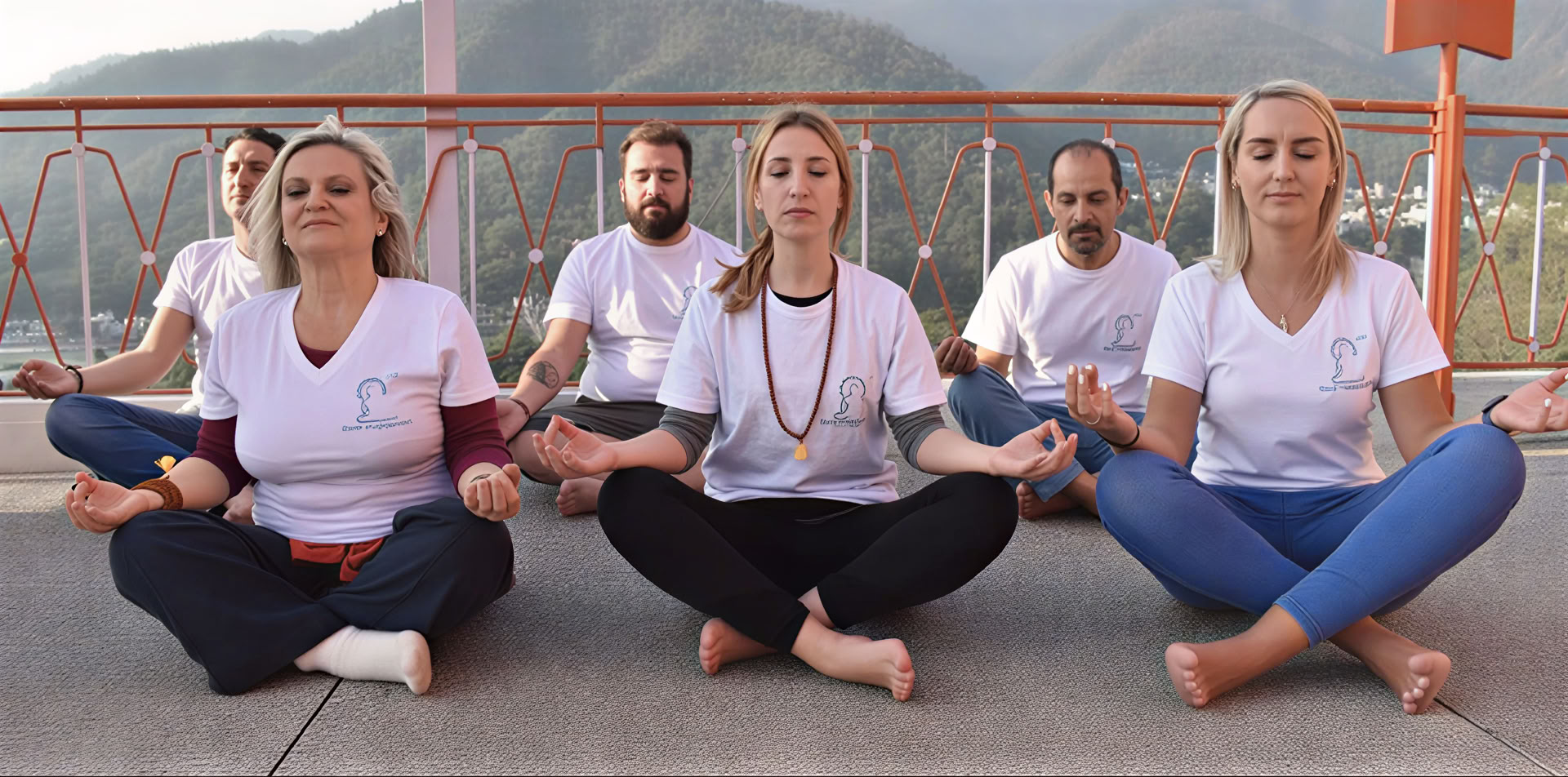300 timmars meditationslärarutbildning i Rishikesh