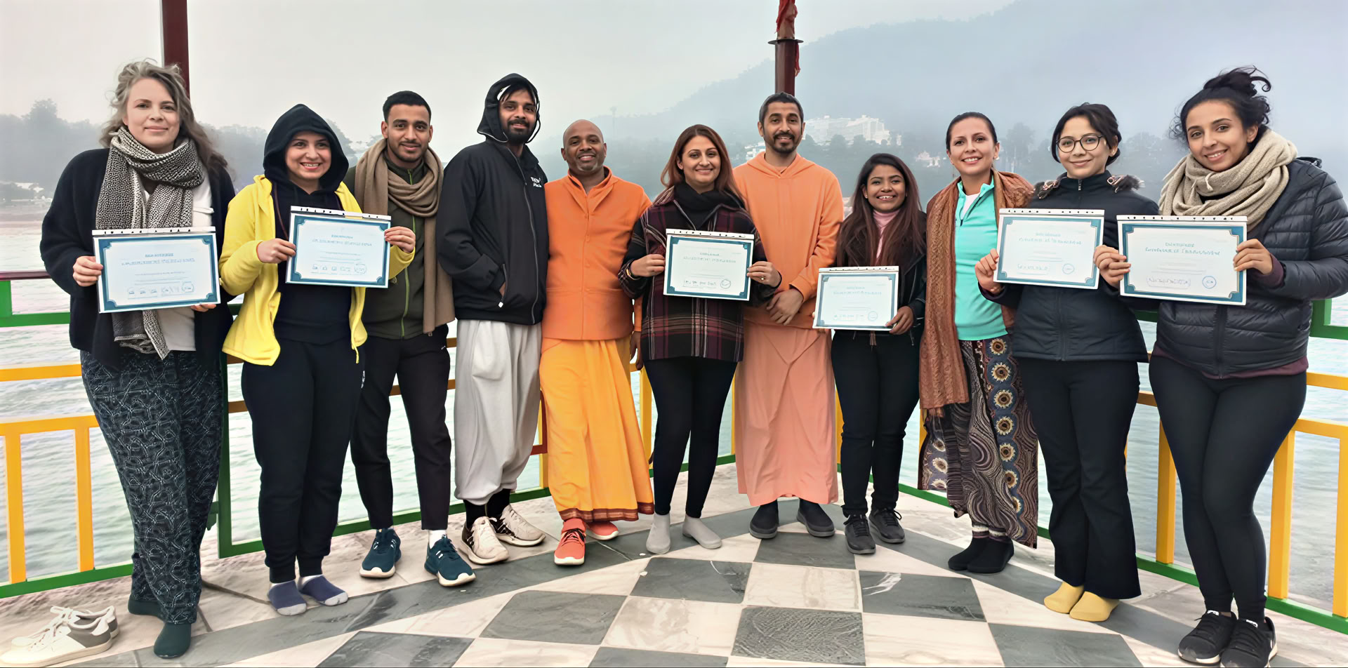 300 timmars meditationslärarutbildning i Rishikesh