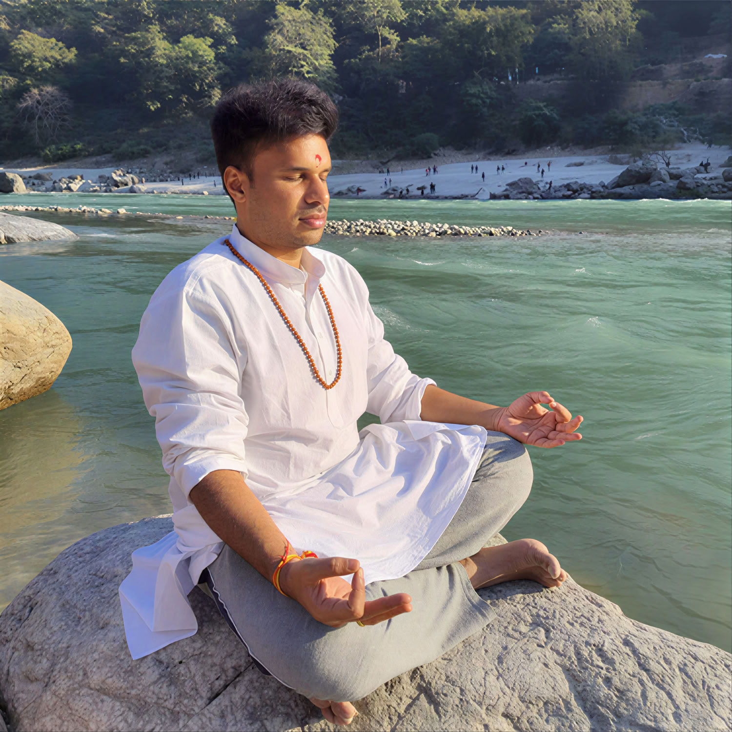 Tyst meditationsretreat i Indien