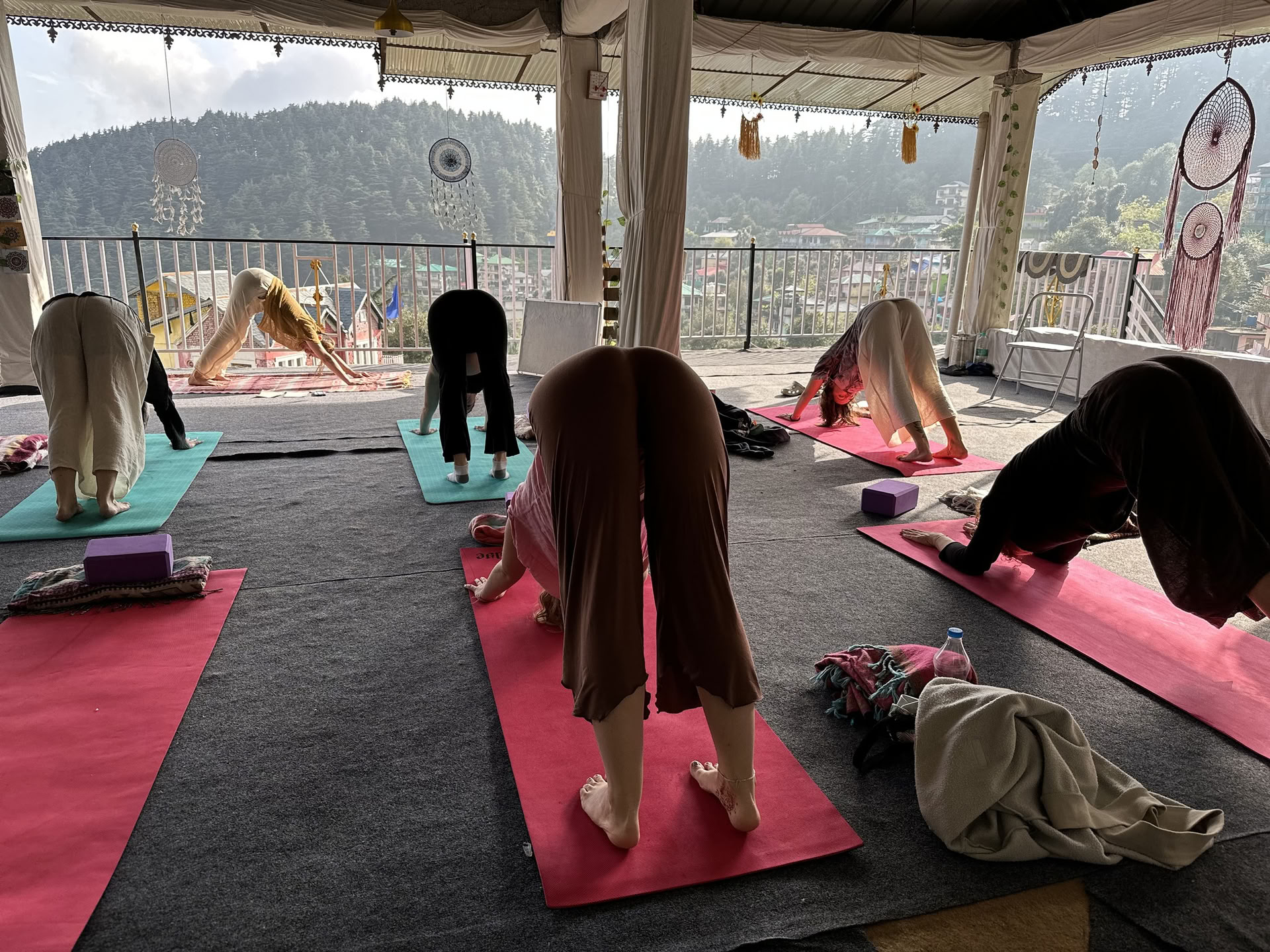 25 dagar, 200 timmar med Shanti Yoga lärarutbildning