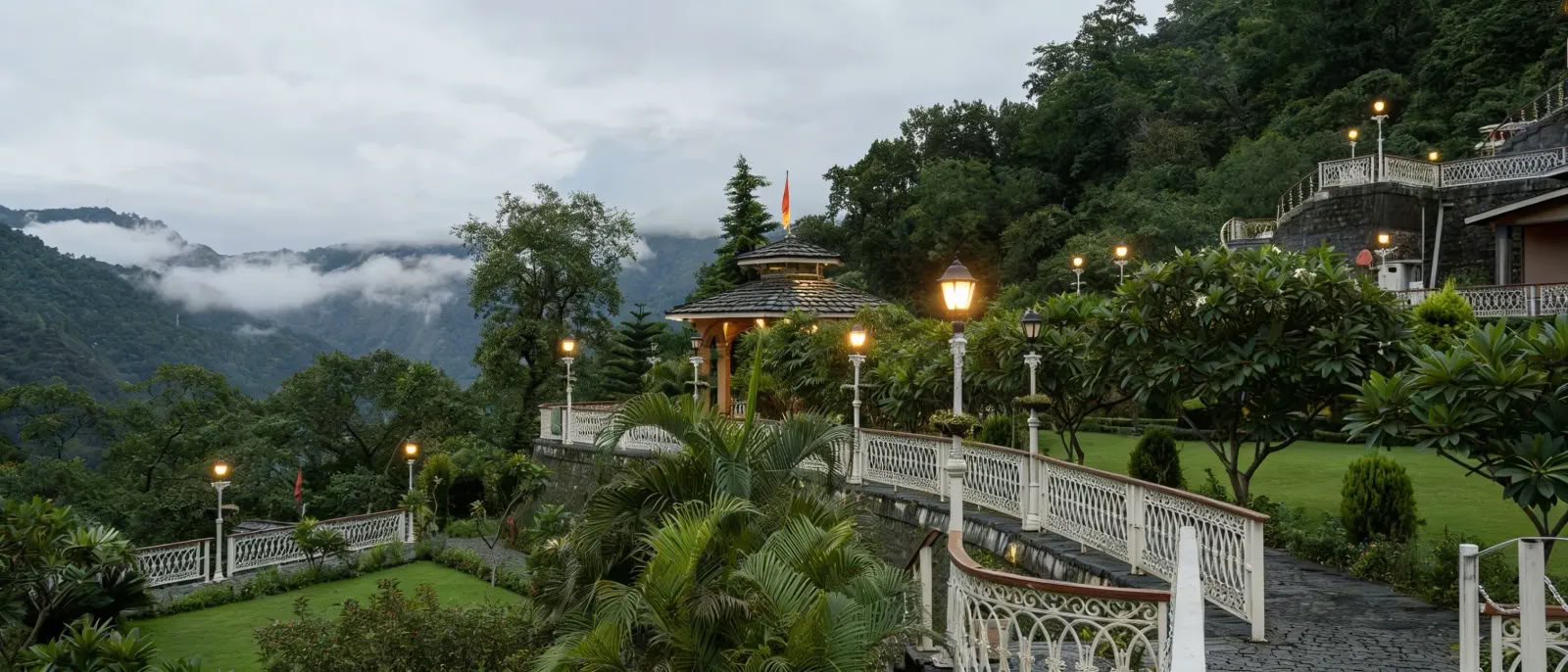500 timmars yogalärarutbildning i Rishikesh