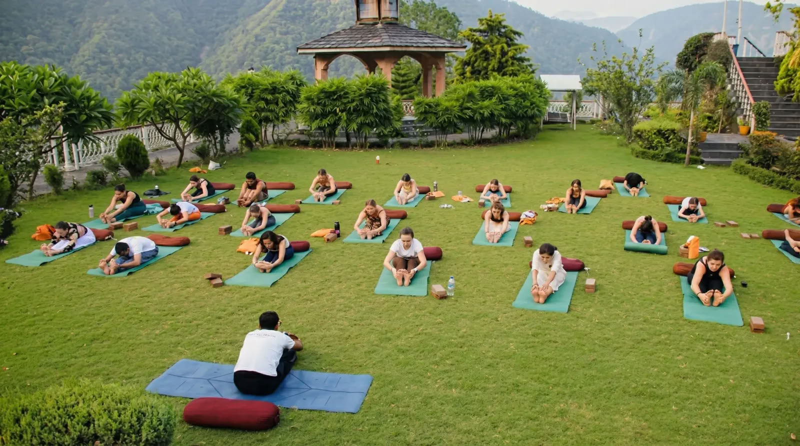 RYT 200-timmars yogalärarutbildning i Rishikesh, Indien