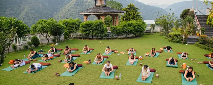 RYT 200-timmars yogalärarutbildning i Rishikesh, Indien