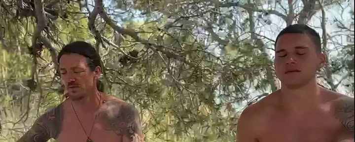 Psykedelisk retreat för män