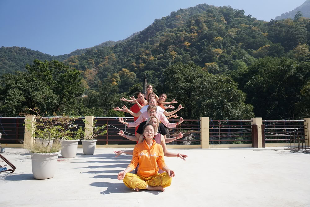 100-timmars yogalärarutbildning i Rishikesh, Indien