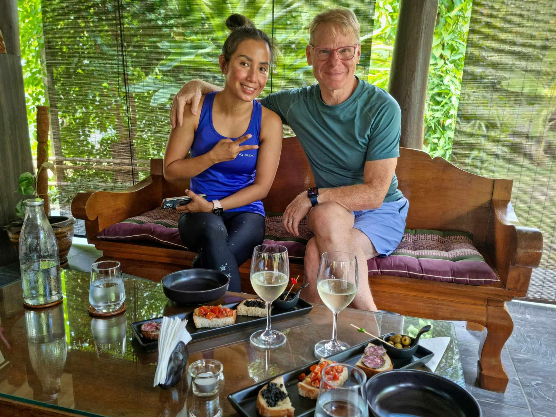 En skål för välmåendet – yoga och vin