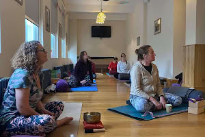 Mindful Yin, återhämtande yoga och Yoga Nidra-meditationsworkshop