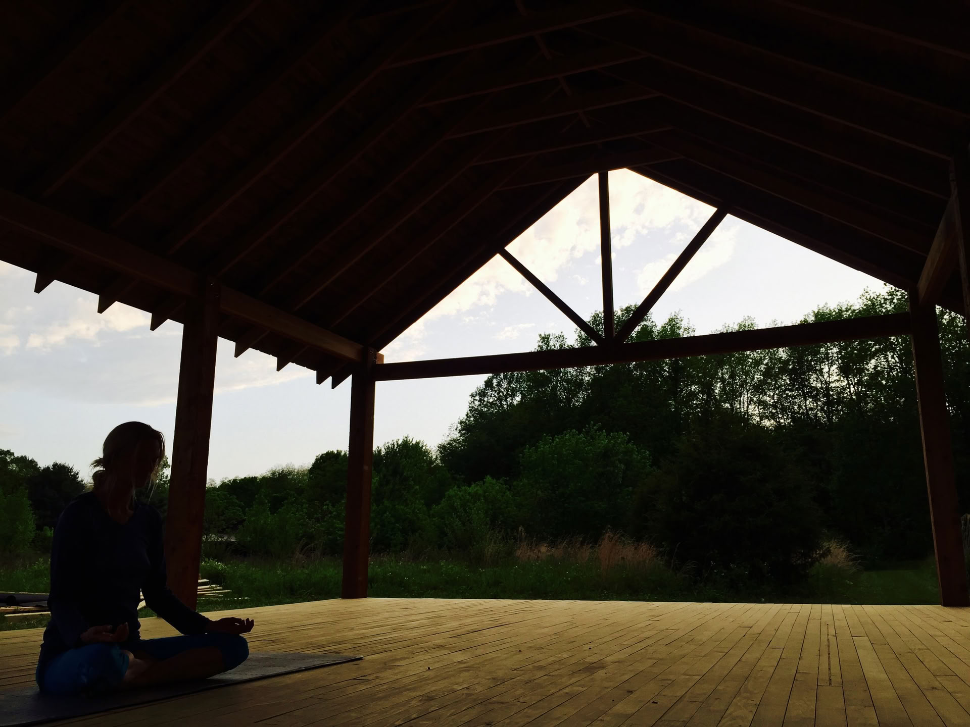 ALLIOM höstdagjämningsyoga 2026 — Sugar Creek Retreat