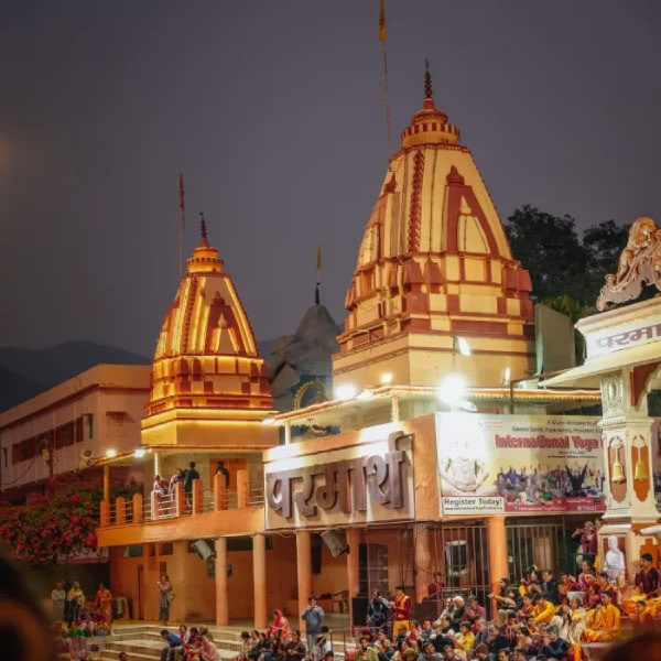 100-timmars yogalärarutbildning i Rishikesh