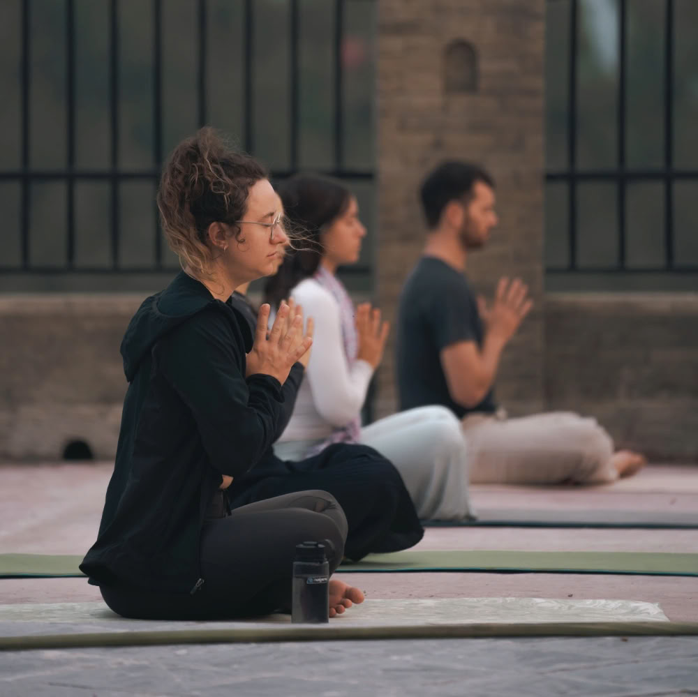 100-timmars yogalärarutbildning i Rishikesh