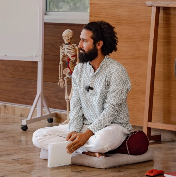100-timmars yogalärarutbildning i Rishikesh