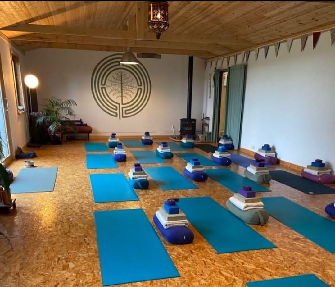 Slappna av, återhämta dig och återknyt kontakten: en helg med välmående på The Yoga Barn