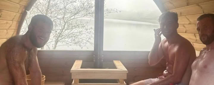 Vinyasa Flow för mellanliggande nivå med fokus på höfter och rörlighet