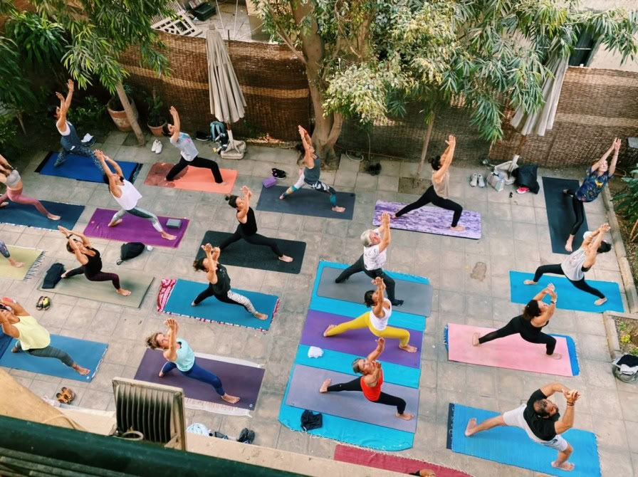 Yogaklass för ryggvård