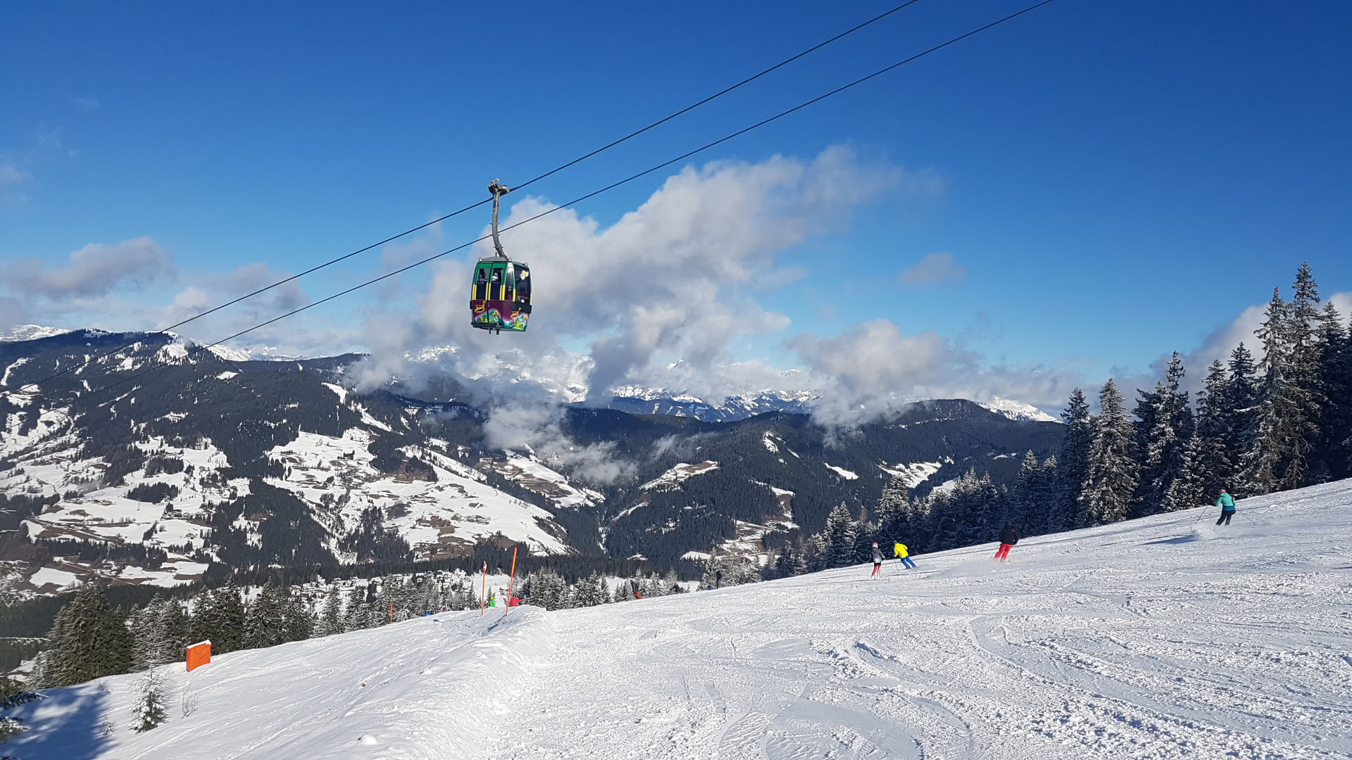 Vinteryogaretreat i de italienska Dolomiterna