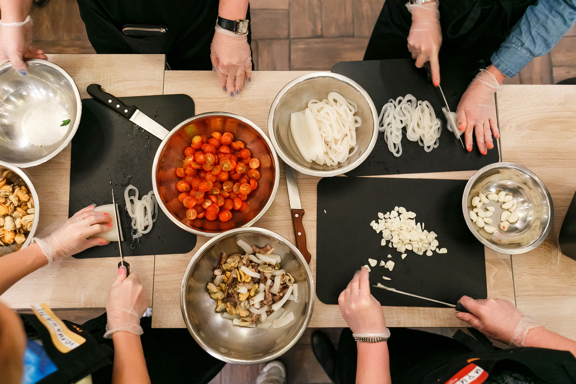 Tisdagens yogaflöde (på plats) blandade nivåer