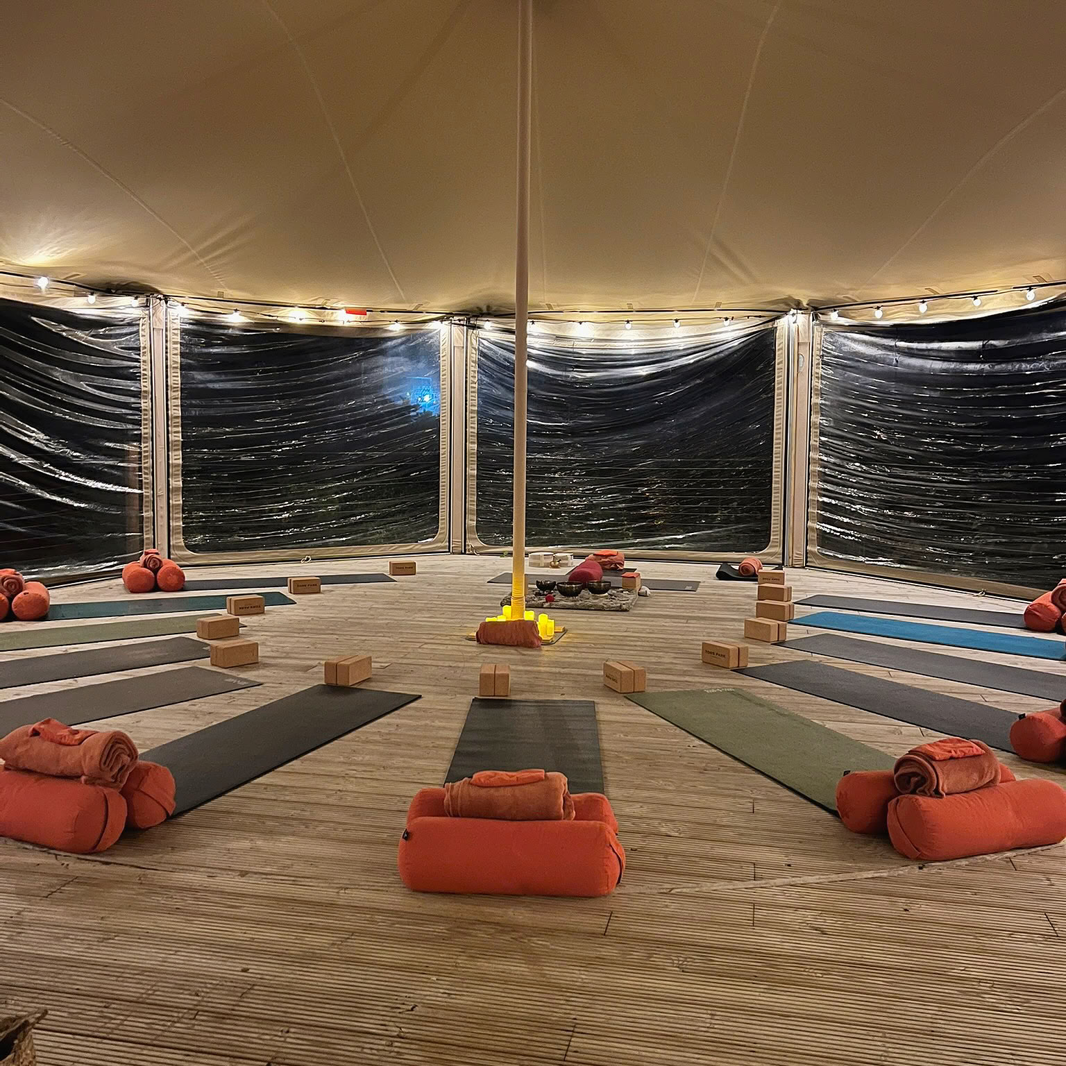 Yoga-retreat i trädtopparna i Devon