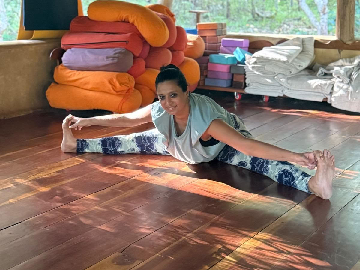 Samanta Duggal - Traditionell hatha yoga och stresslindring