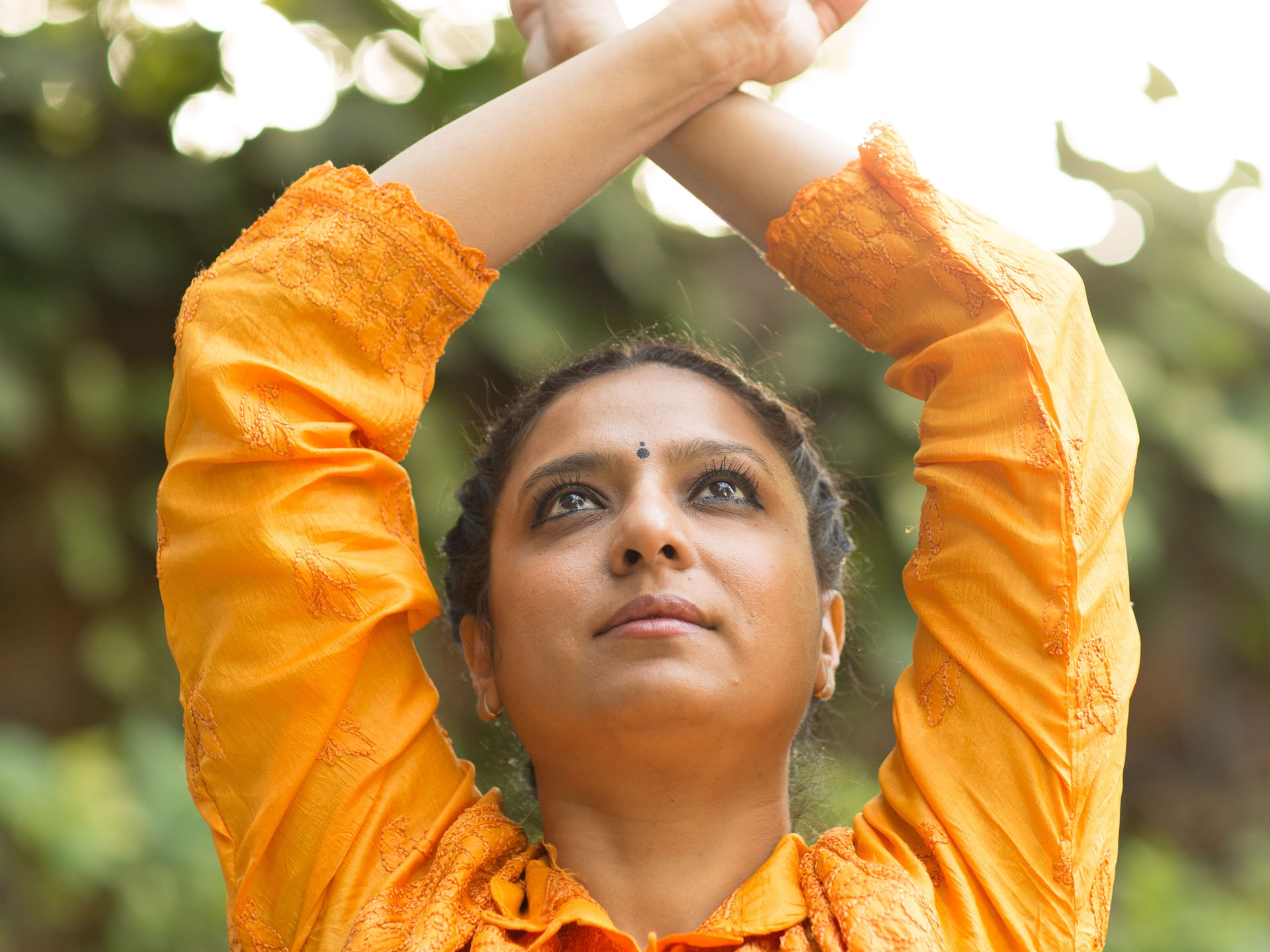 Samanta Duggal - Traditionell hatha yoga och stresslindring