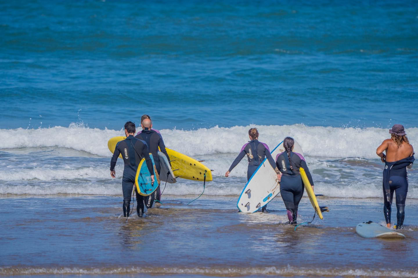 Surf- och yogapaket