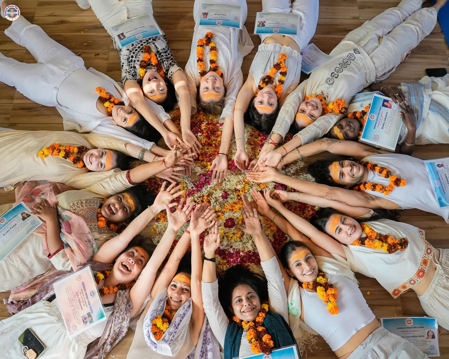 200-timmars yogalärarutbildning i Rishikesh – 1 januari till 22 januari 2027