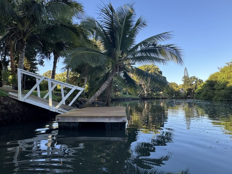 Standard surf- och yogaretreat