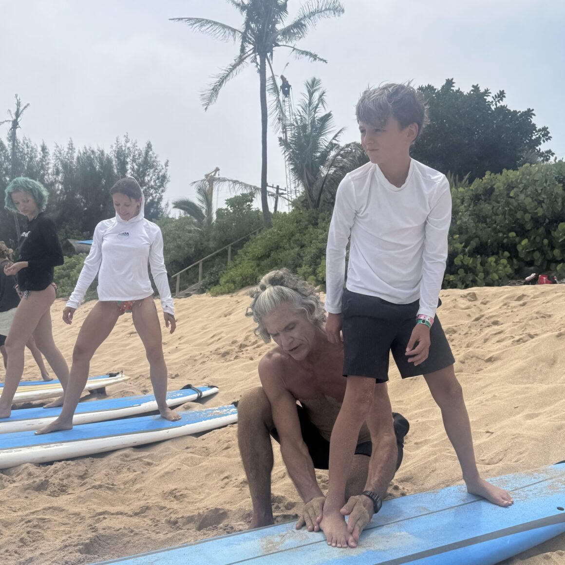 Kort surf- och yogaretreat