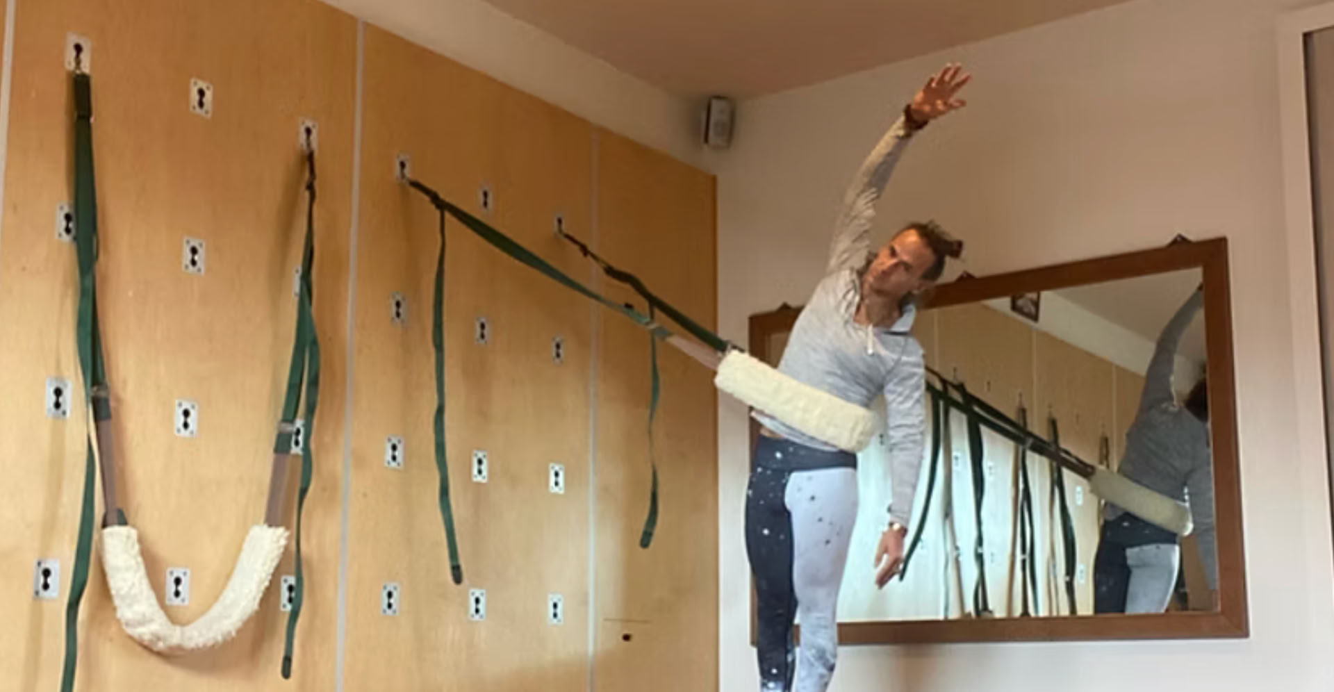 Väggyoga och suspensionsterapi