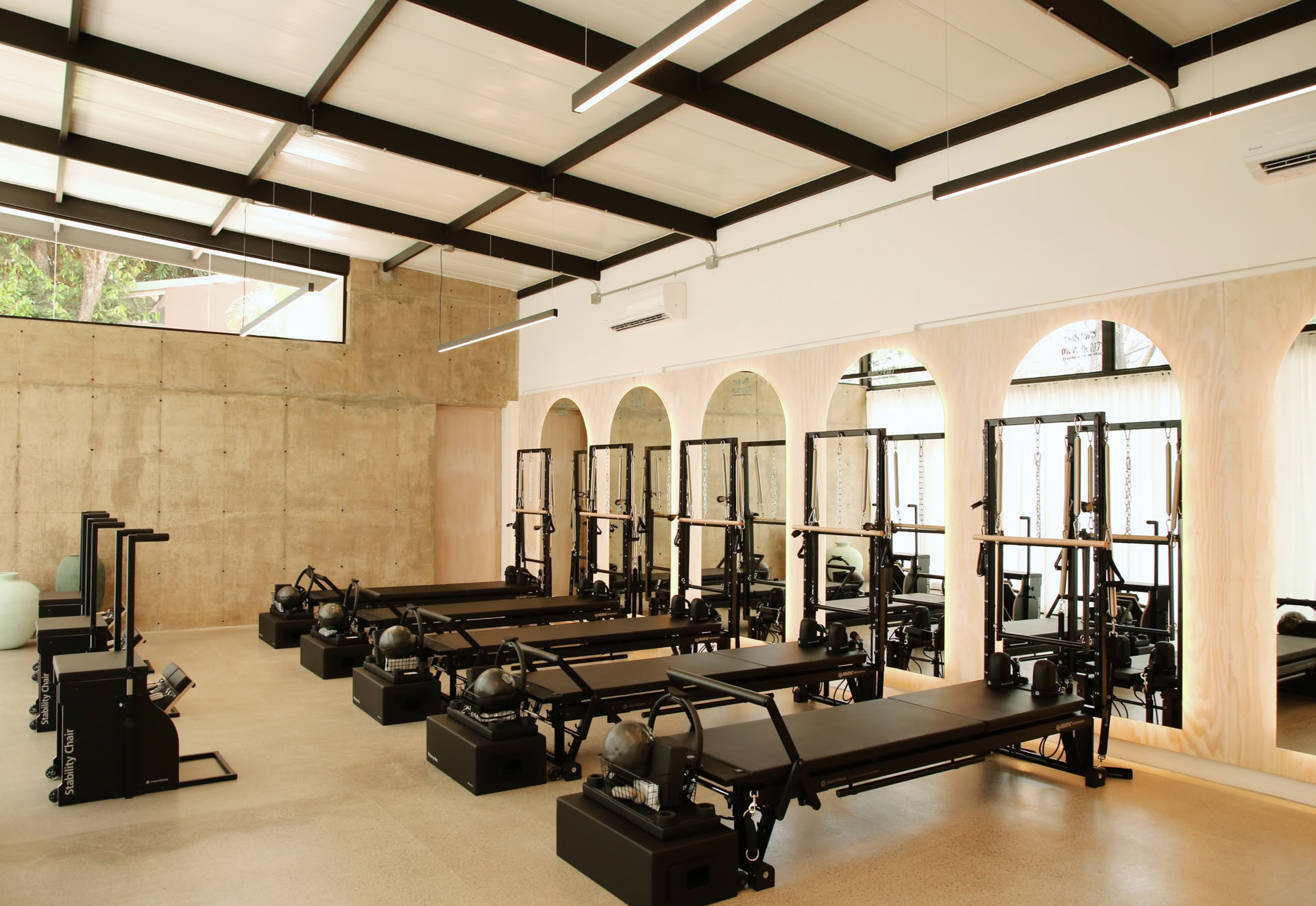 Pilates reformer-retreat