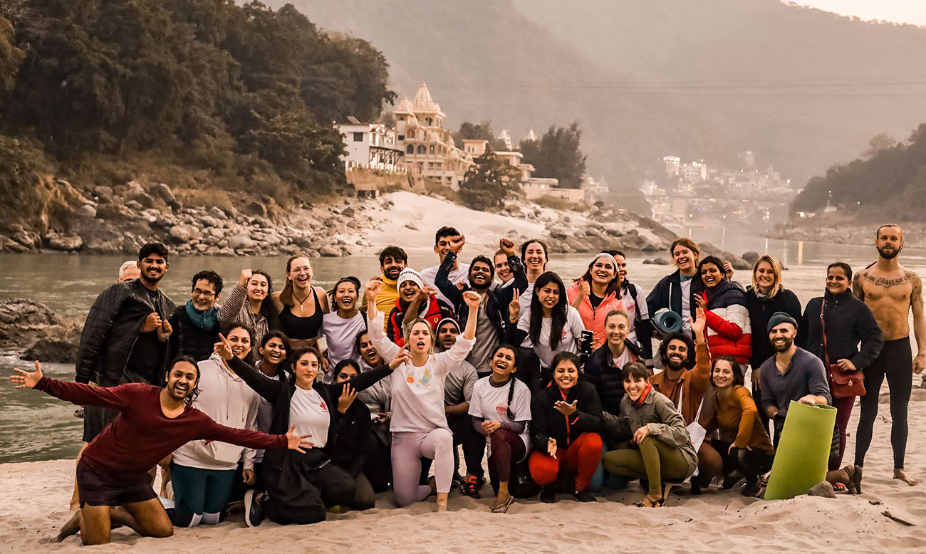 Lärarutbildning i aerial yoga i Rishikesh, Indien