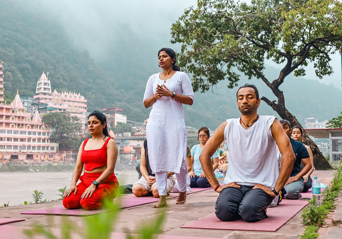 Lärarutbildning i aerial yoga i Rishikesh, Indien