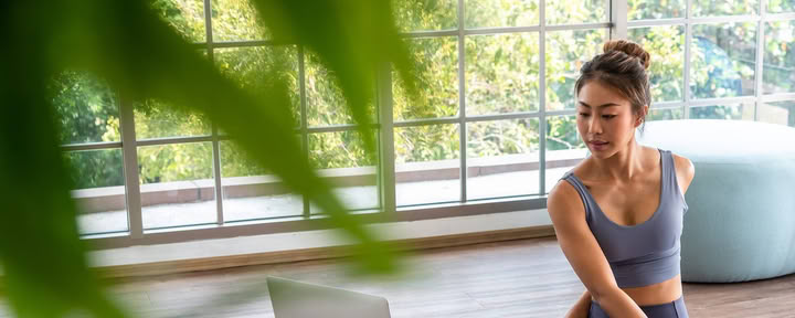 Hybrid 300-timmars utbildning till yogalärare i Vinyasa Flow