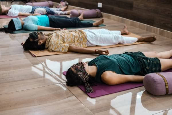 100-timmars utbildningskurs för ljudhealinglärare i Rishikesh