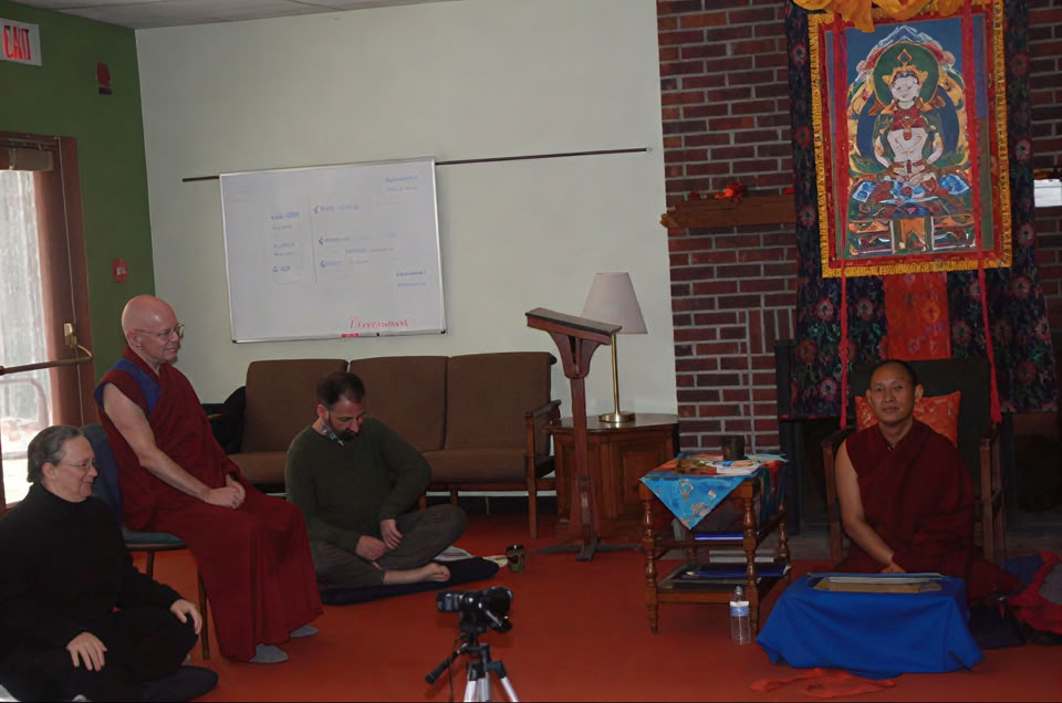 Ngondro (18:00) & tyst meditation (18:30)