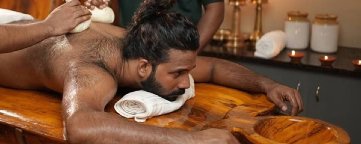 11 dagars Veda Evolve: Avgifta och väck din inre vitalitet Ayurveda-yogaretreat