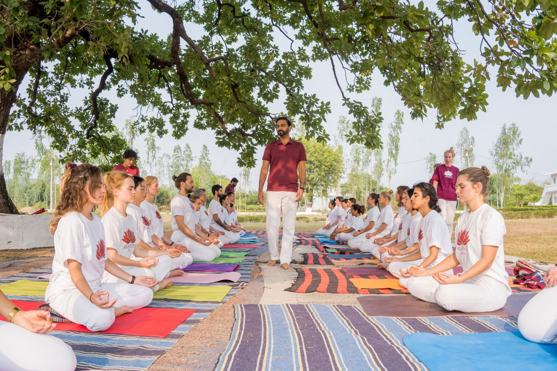 Lär dig yoga i Indien med en 200-timmars lärarutbildning
